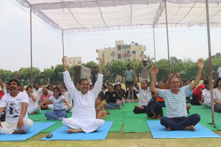 महाराजा अग्रसेन कॉलेज में अंतर्राष्ट्रीय योग दिवस का भव्य आयोजन