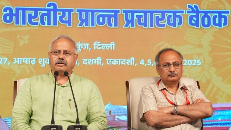 शताब्दी वर्ष में हर गांव, हर घर तक पहुंचेगा संघ