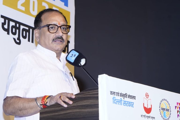 दिल्ली भाजपा अध्यक्ष ने 27 जुलाई 2024 को राजेन्द्र नगर में जलभराव से मृत 3 छात्रों सहित मानसून में मृत 50 से अधिक लोगों को श्रद्धांजली दी