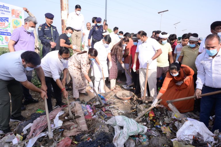 गांधी जी के स्वच्छता संदेश को जनभागीदारी से आगे बढ़ाने का आह्वान : डॉ. अर्चना गुप्ता
